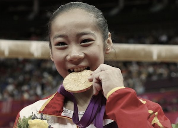 China’s-Deng-Linlin-wins-beam-gold-medal