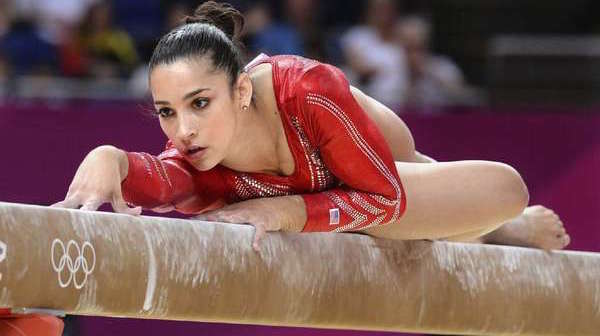 la-sp-sn-aly-raisman-victor-ortiz-to-compete-o-001